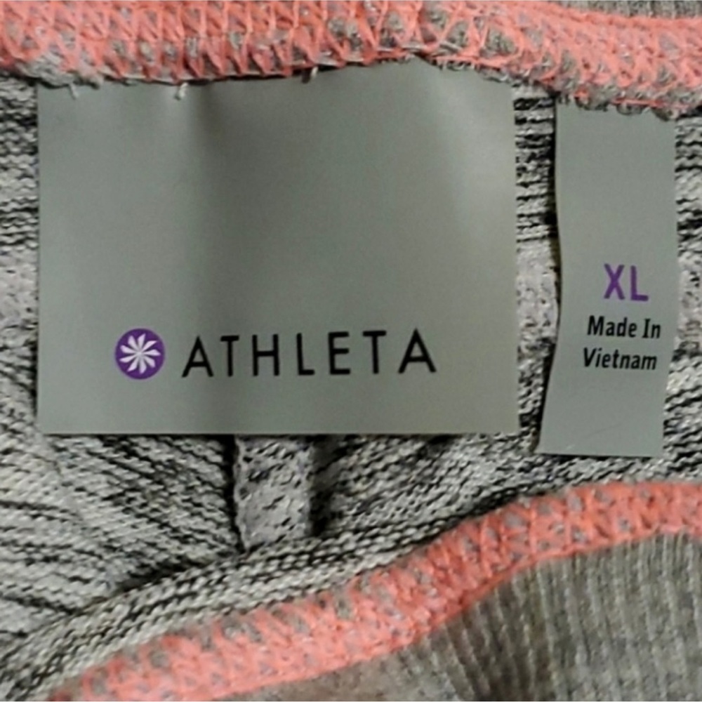 Athleta》Fold over waist capri pants size XL